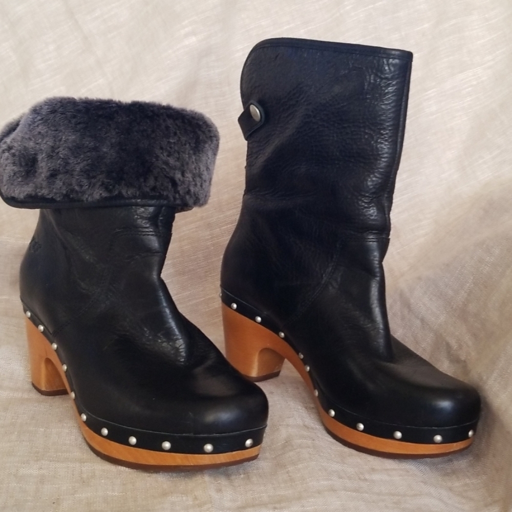 Black leather Ugg boots size 6